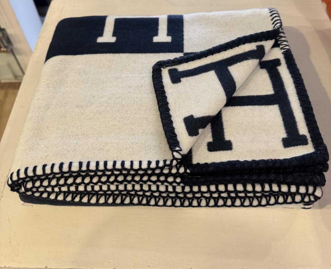 H-Mark Throw Blanket