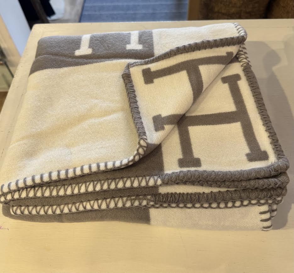 H-Mark Throw Blanket