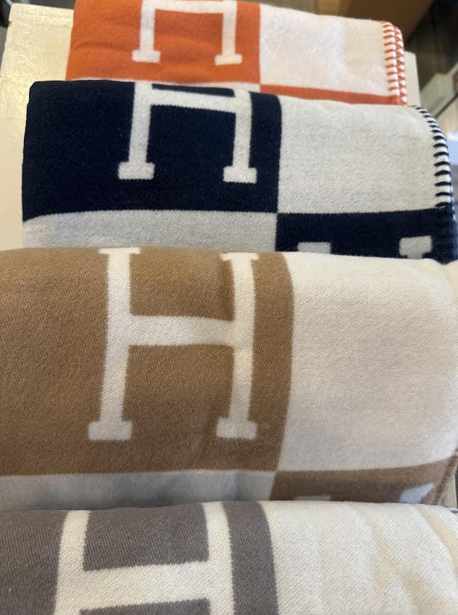 H-Mark Throw Blanket