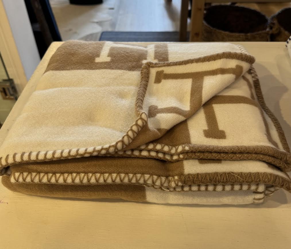 H-Mark Throw Blanket