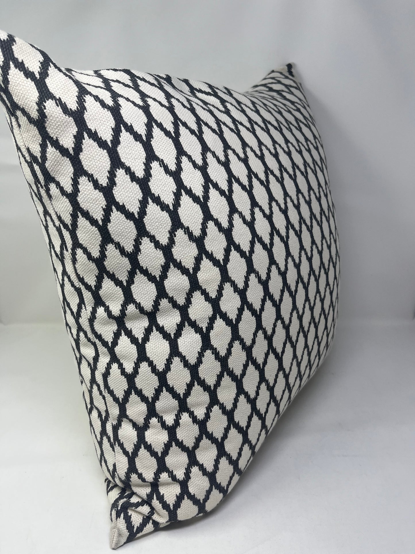 Black Diamond Lattice Pillow (Set of 2)