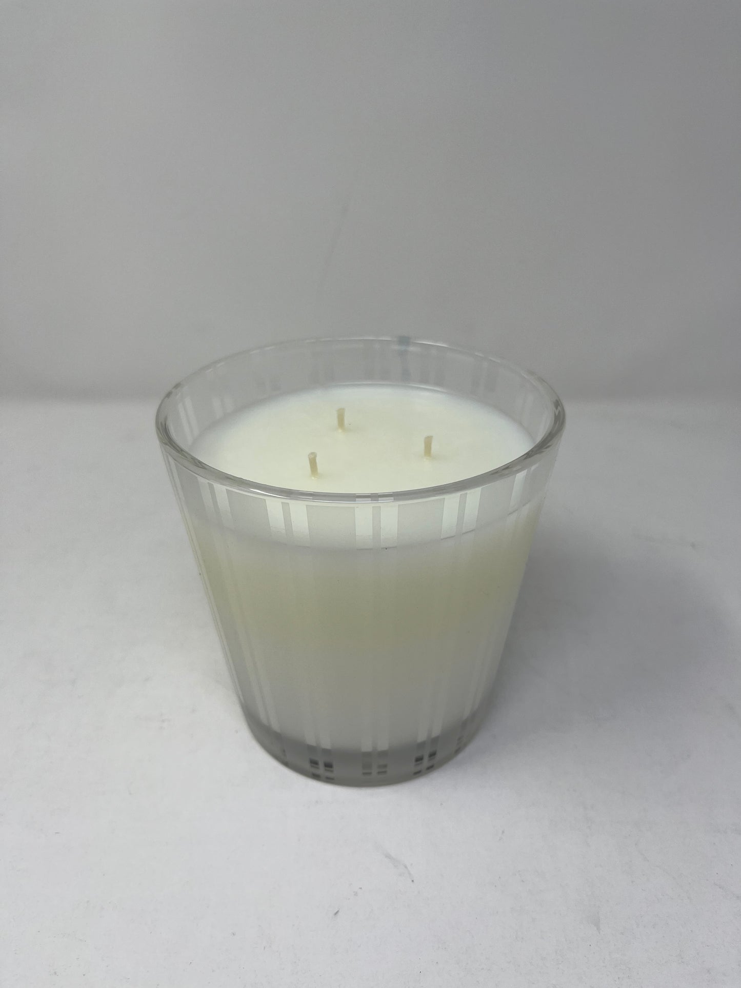 NEST Fragrances Ocean Mist & Sea Salt 3-wick Candle