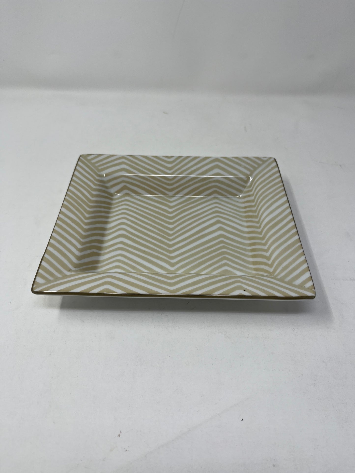Tan Zig Zag Plate