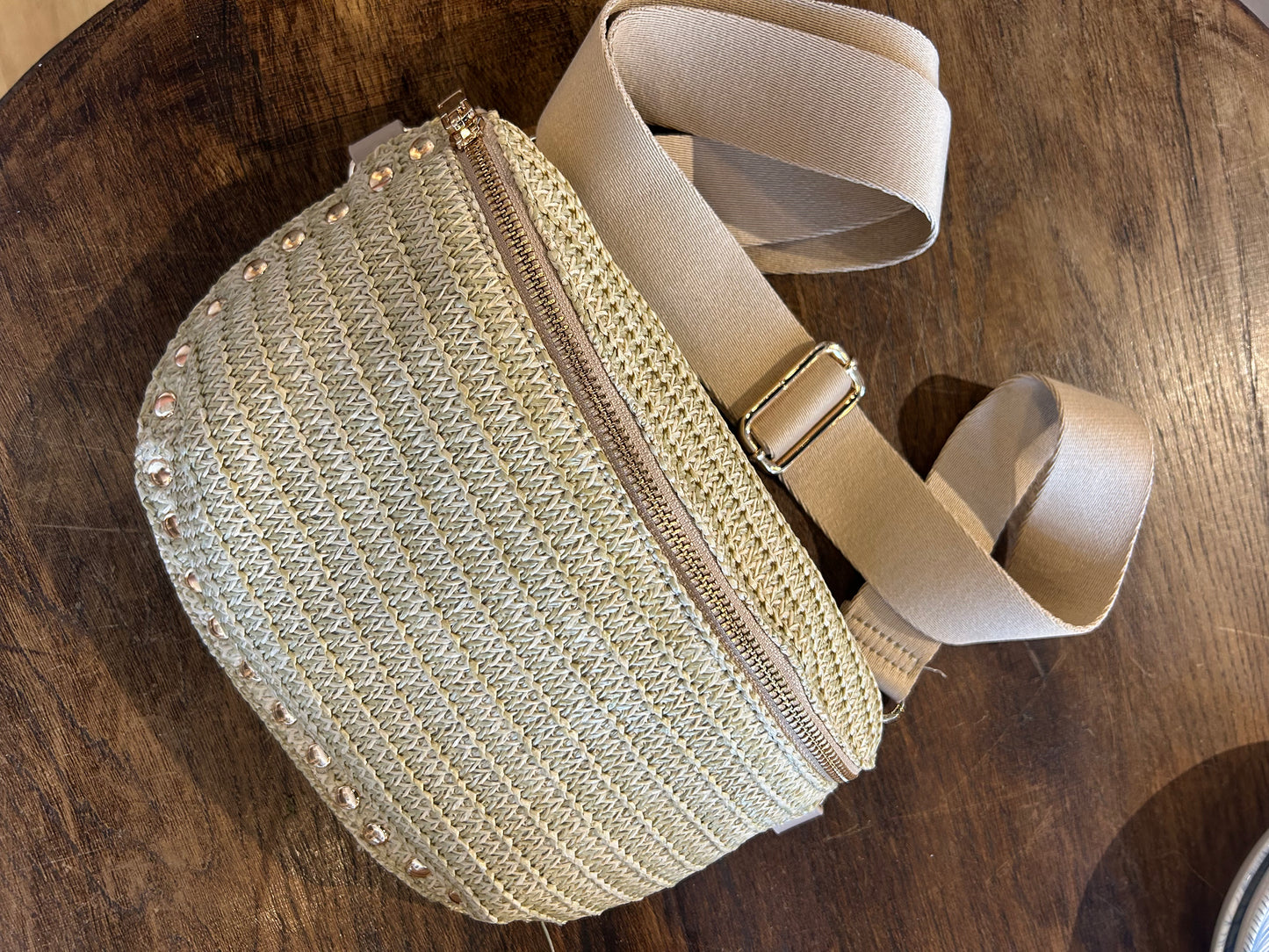 Wander Crossbody