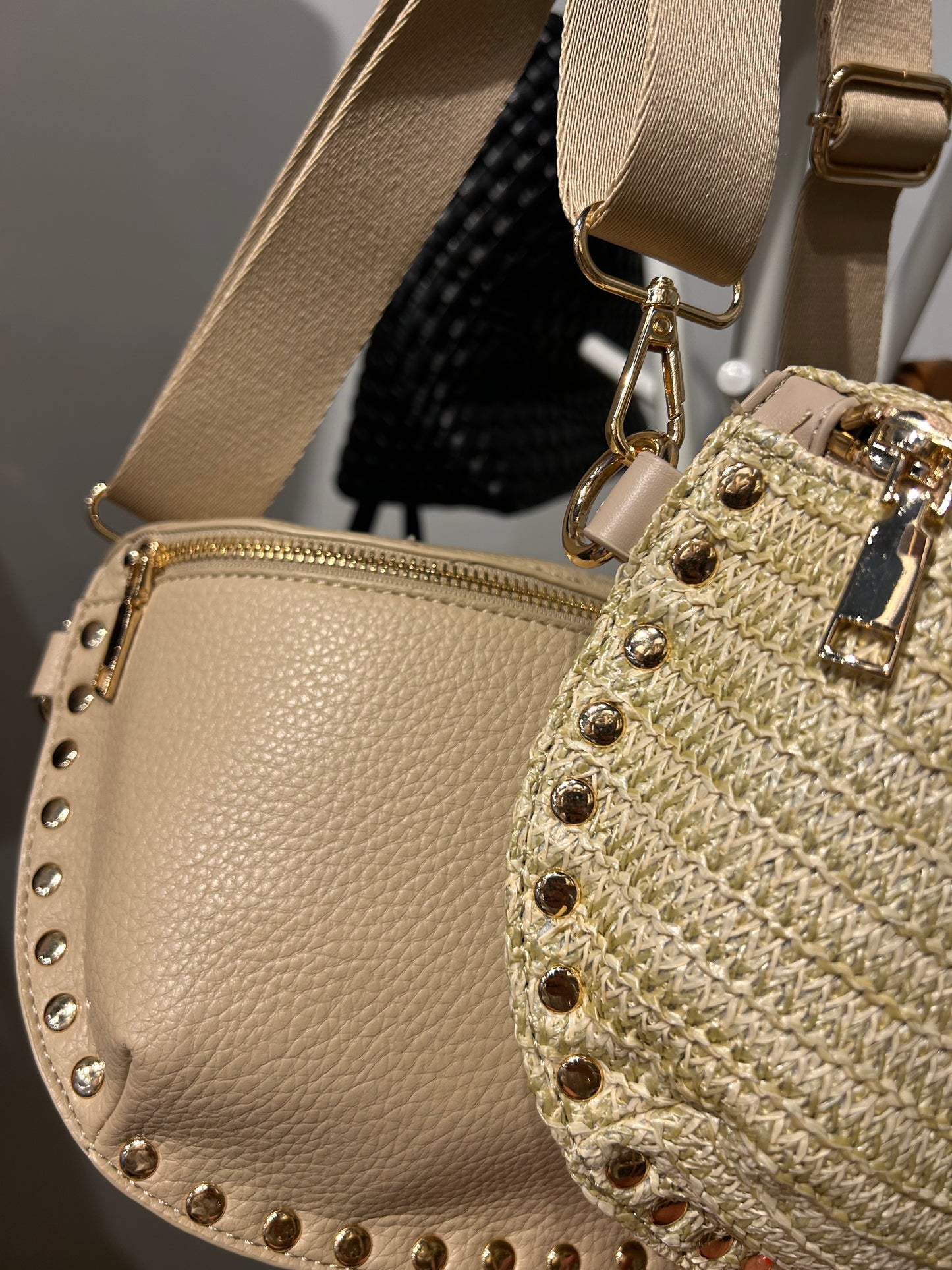 Wander Crossbody