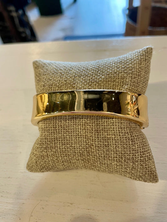 chunky gold bangle