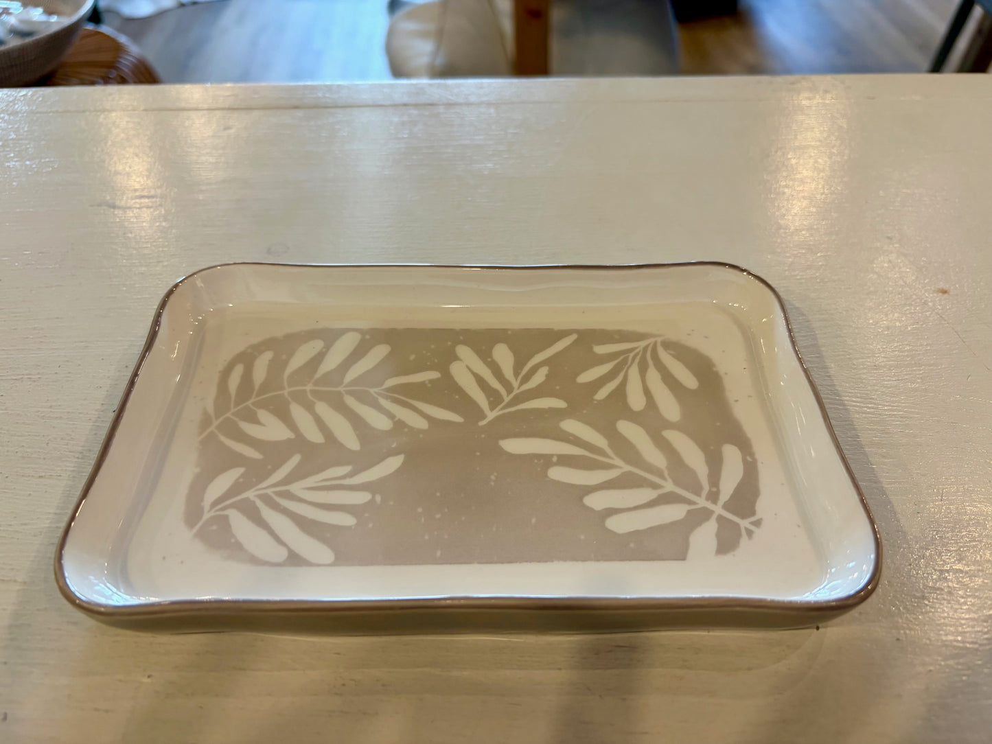 Gray & White Leaves Tray