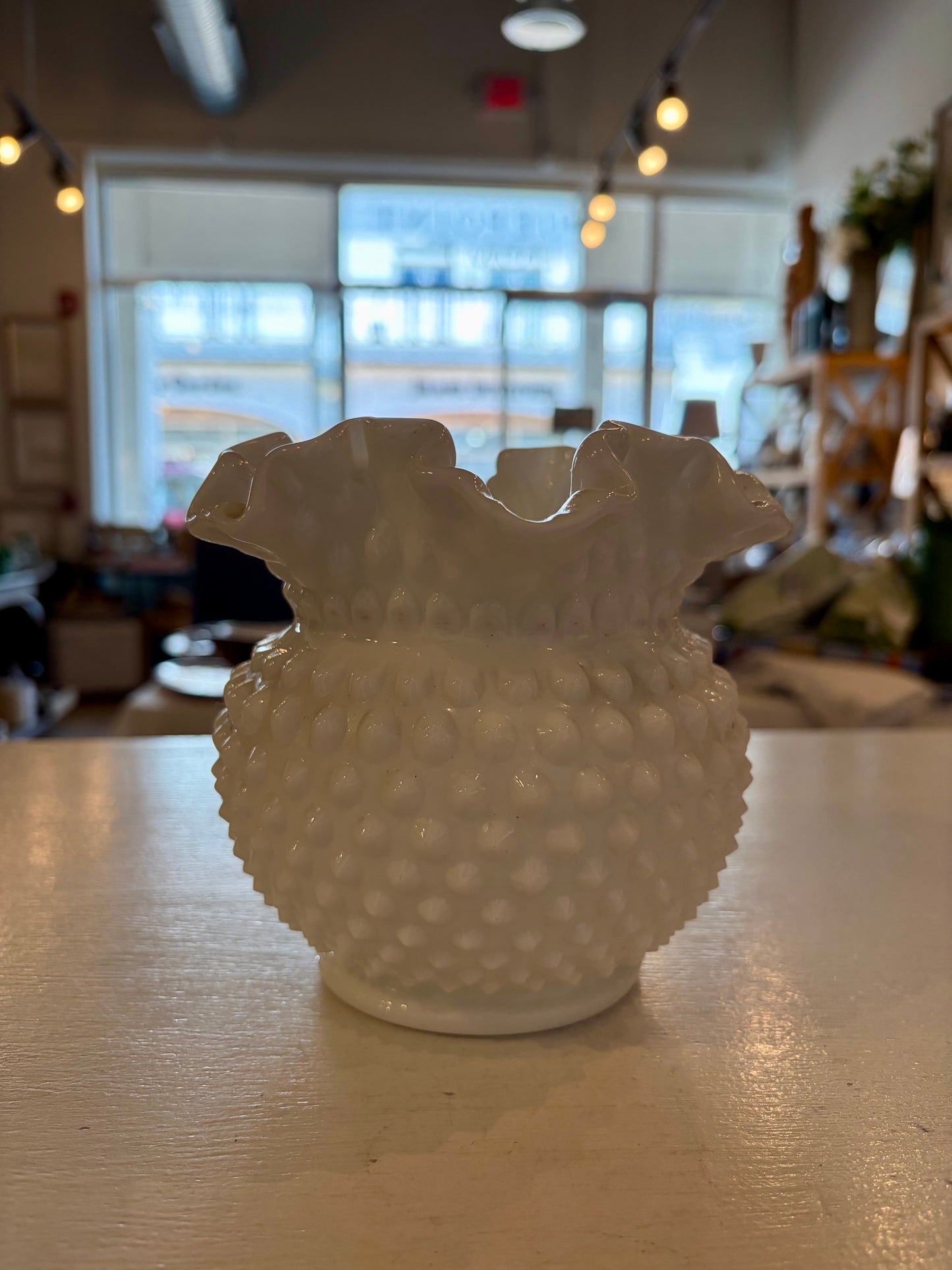 White Hobnail Ruffle Vase